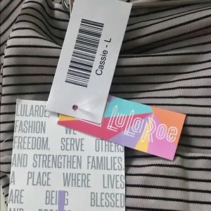 New LuLaRoe stretchy striped “Cassie” mini skirt.